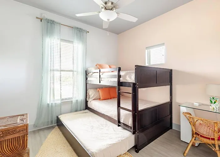 2bd Near Downtown & Hospitals King Bed + Parking Appartement