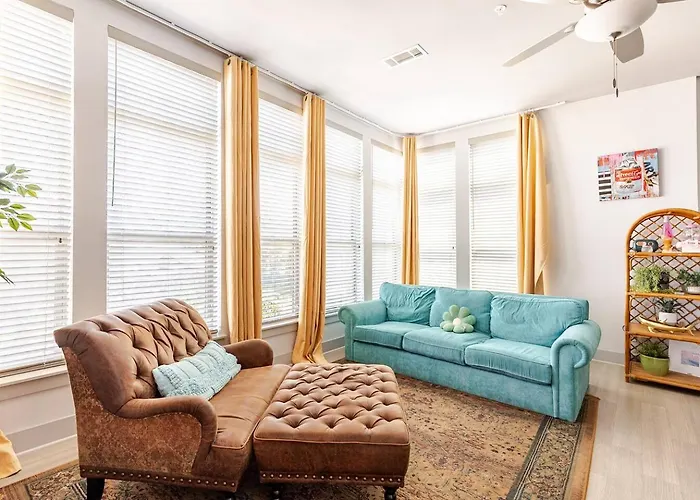2bd Near Downtown & Hospitals King Bed + Parking